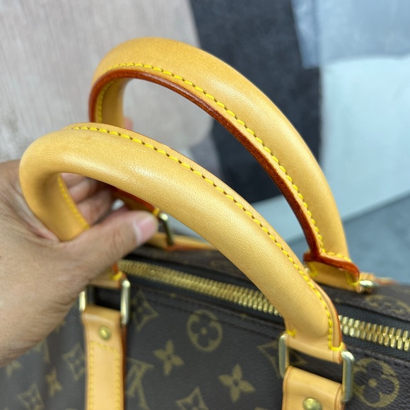 🌵Authentic Louis Vuitton Keepall 45 in Monogram🌵 - Picture 6 of 15